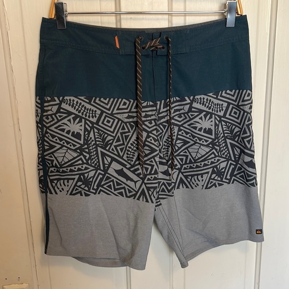 Quicksilver Waterman Board-shorts - Picture 1 of 7